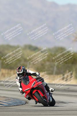 media/Dec-01-2025-Moto Forza (Mon) [[2daa91e15f]]/1-Advanced Group/Session 3 (Turn 3)/